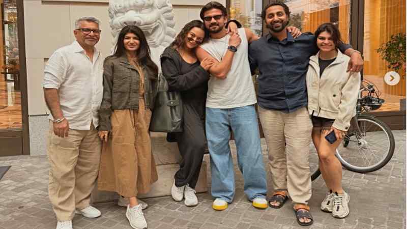 Sonakshi-Sinha-London-Trip-image-Social-Media