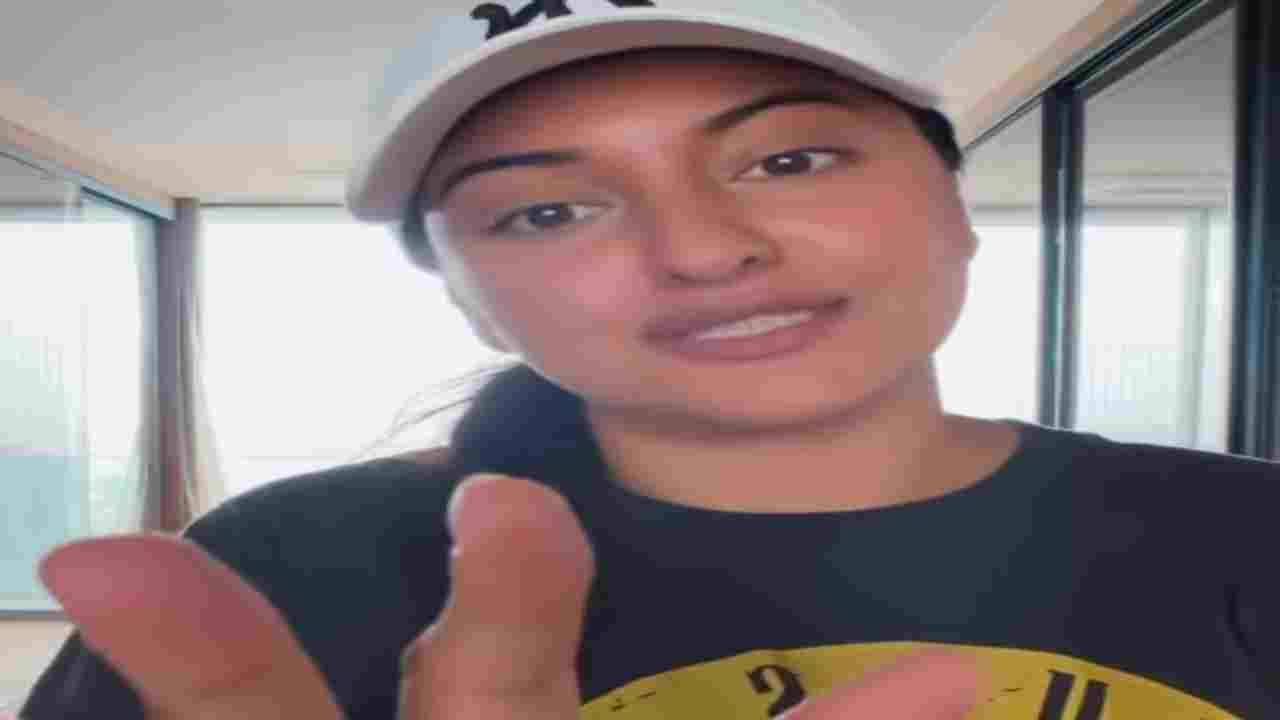Sonakshi Sinha (Social Meadia)